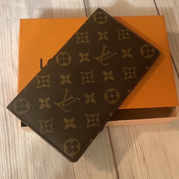 Authentic Luis Vuitton monogram Bifold long wallet - Picture 1 of 7